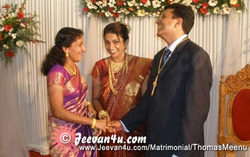 Thomas Meenu Wedding Albums